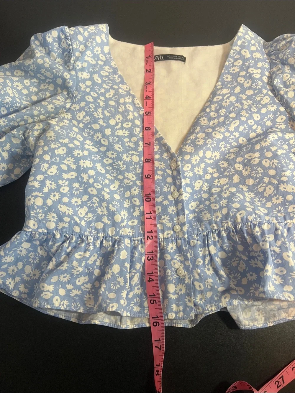 Zara Women's size Small, Light Blue Floral V-Neck Ruffled Peplum Crop Blouse